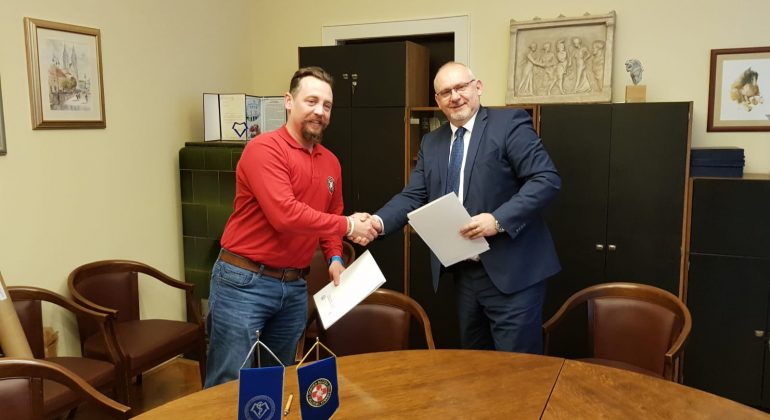 Potpisan ugovor o suradnji Veterinarskoga fakulteta i Hrvatske gorske službe spašavanja Potpisan ugovor o suradnji Veterinarskoga fakulteta i Hrvatske gorske službe spašavanja