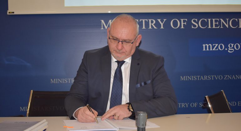 Potpisan ugovor o dodjeli bespovratnih sredstava – VETFARM Potpisan ugovor o dodjeli bespovratnih sredstava – VETFARM