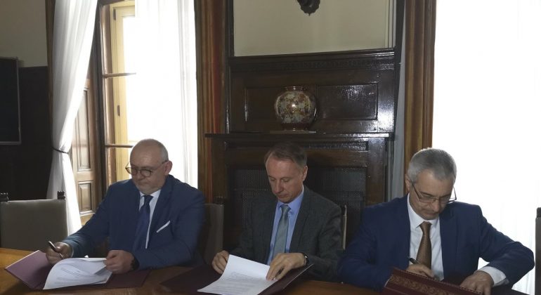 Potpisan Sporazum o strateškom partnerstvu Veterinarskog fakulteta u Zagrebu i Fakulteta veterinarske medicine u Beogradu