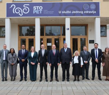 Posjet veleposlanika povodom desetljeća studija veterinarske medicine na engleskom jeziku